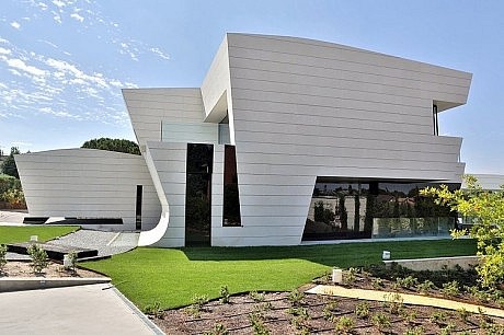 Balcony House by A-cero