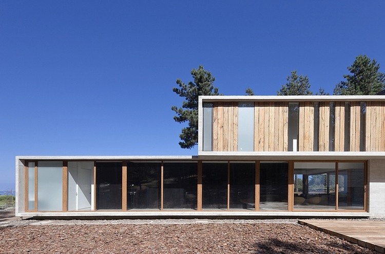 Casa Aguas Claras by Ramon Coz + Benjamin Ortiz