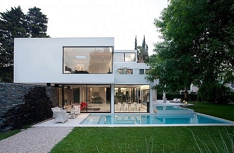 Casa Carrara by Andres Remy Arquitecto