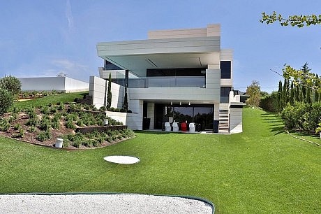 Balcony House by A-cero