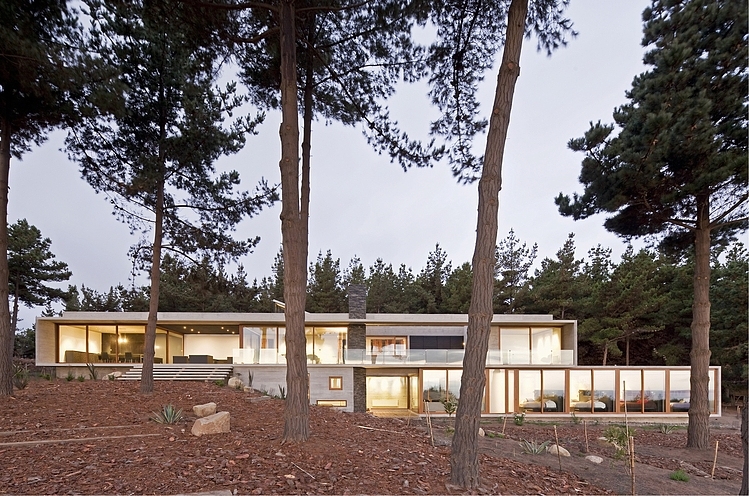 Casa Aguas Claras by Ramon Coz + Benjamin Ortiz