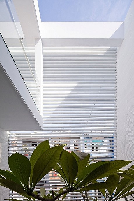 Nhabeo House by Trinhvieta-Architects