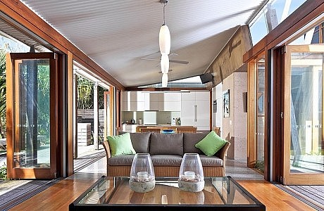 Currimundi Beach House by Loucas Zahos Architects