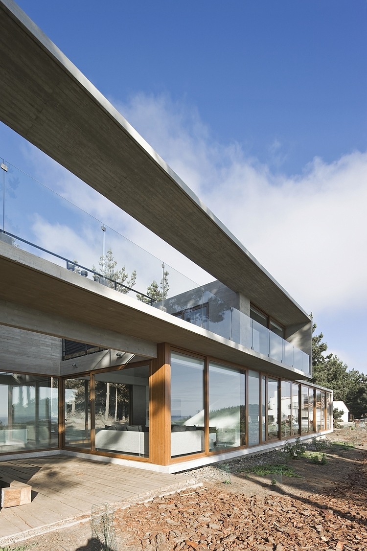 Casa Aguas Claras by Ramon Coz + Benjamin Ortiz