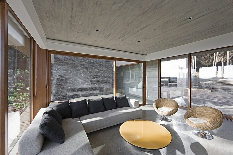 Casa Aguas Claras by Ramon Coz + Benjamin Ortiz