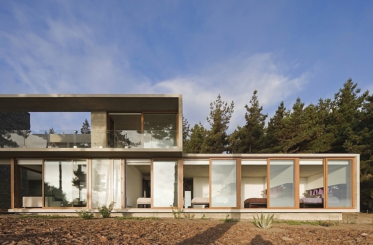 Casa Aguas Claras by Ramon Coz + Benjamin Ortiz