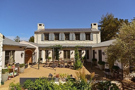 Woodside Estate by FGY Architects