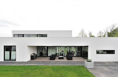 Bemmel Residence by Maxim Winkelaar and Bob Ronday