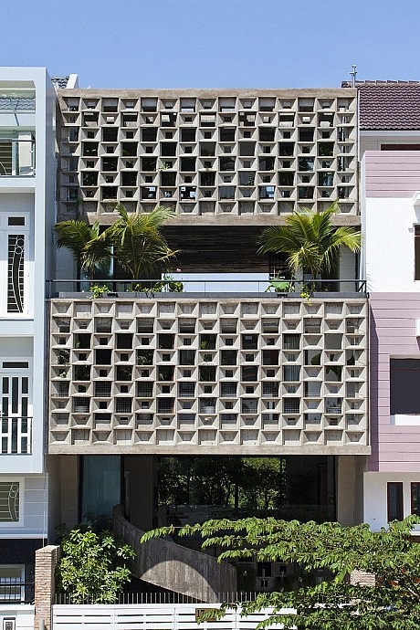 Binh Thanh House by Vo Trong Nghia and Sanuki + Nishizawa