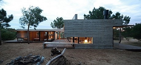 Casa Carassale by BAK Arquitectos