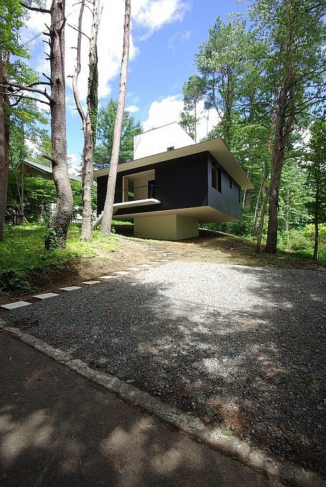 House in Fujizakura by Case Design Studio