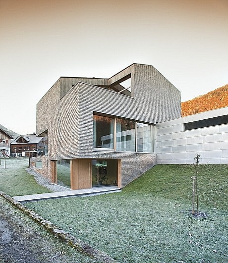 House Haller by Jurgen Haller