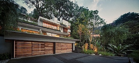 House by the Lake by CHK Arquitectura