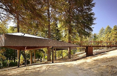 Tree Snakes House by Lui­s Rebelo de Andrade