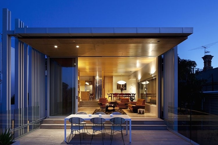 Brown Vujcich House by Bossley Architects