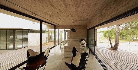 Casa Carassale by BAK Arquitectos