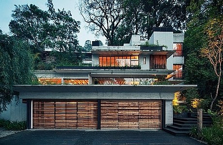 House by the Lake by CHK Arquitectura