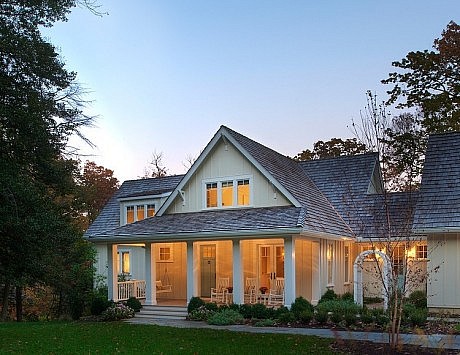 Lakeside Family Cottage by Barnes Vanze Architects