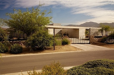 Claro House by Juan Carlos Sabbagh Arquitectos