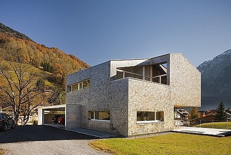 House Haller by Jurgen Haller