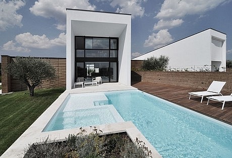 Civita Castellana Home by Romano Adolini Architetto