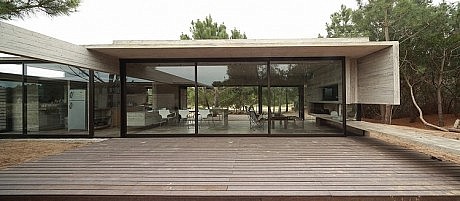 Casa Carassale by BAK Arquitectos