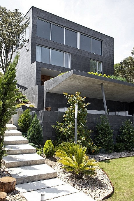 Casa Constanza by MDBA