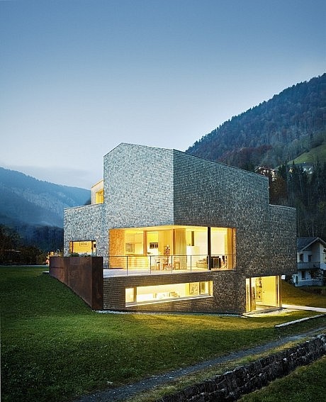 House Haller by Jurgen Haller