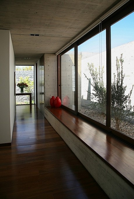 Claro House by Juan Carlos Sabbagh Arquitectos