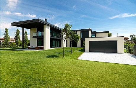 Villa T by Luca Rutelli