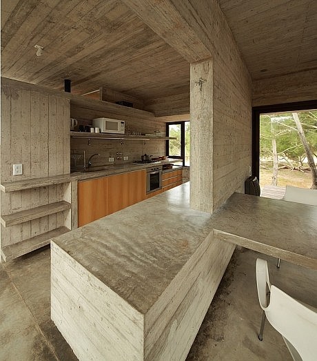 Casa Carassale by BAK Arquitectos