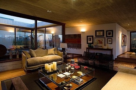 Claro House by Juan Carlos Sabbagh Arquitectos