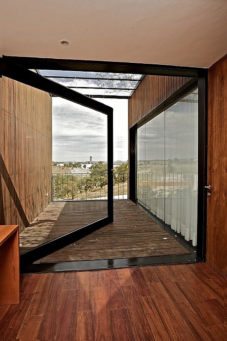 EPR House by Luis Aldrete