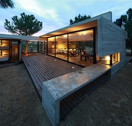 Casa Carassale by BAK Arquitectos