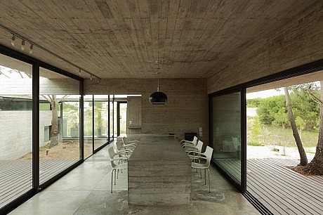 Casa Carassale by BAK Arquitectos