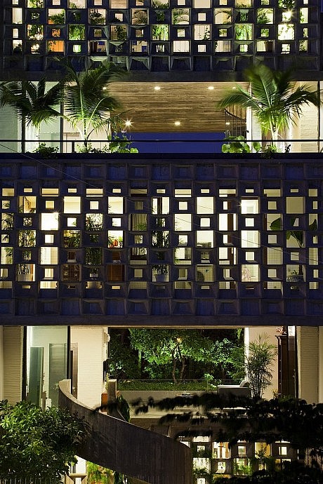 Binh Thanh House by Vo Trong Nghia and Sanuki + Nishizawa