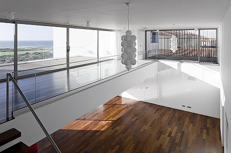 Casa PDR 385 by Fra G Ment Os