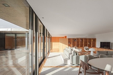 Casa de Mosteiro by Arquitectos Matos