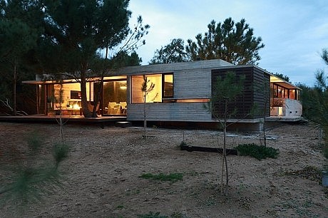 Casa Carassale by BAK Arquitectos