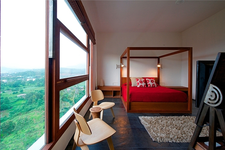 Liquid Stone House by SPASM Design Architects