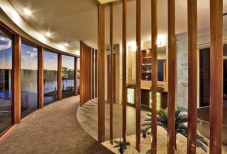 Central Beach House by Mark Gacesa