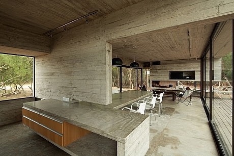 Casa Carassale by BAK Arquitectos