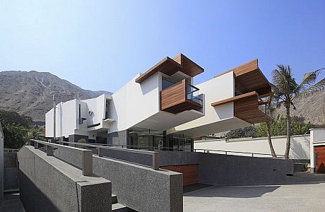 A House Forever by Longhi Architects