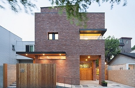 Courtyard House in Seoul by Min Soh