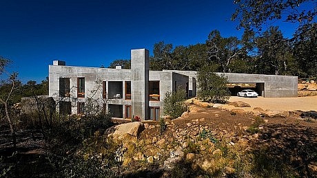 Toro Canyon Residence by Shubin + Donaldson Architects