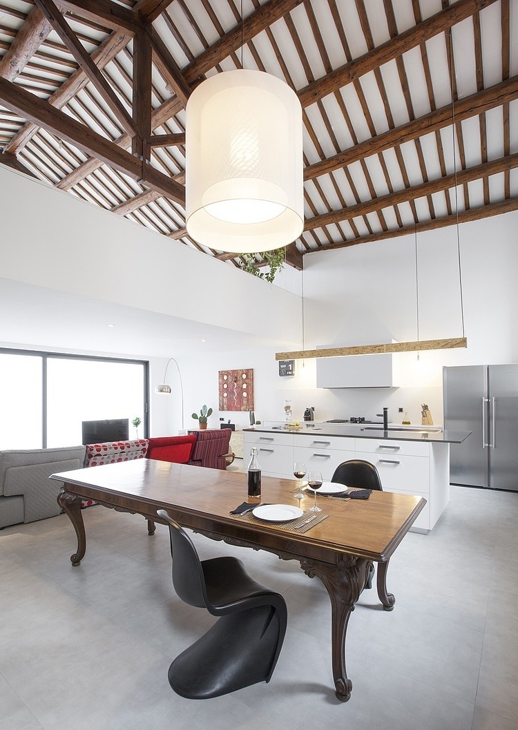 Casa OV by Costa Calsamiglia Arquitecte