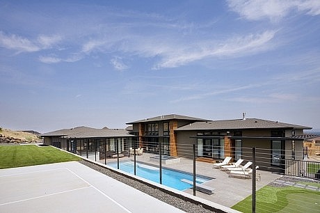 Badger Mountain House by First Lamp Architecture