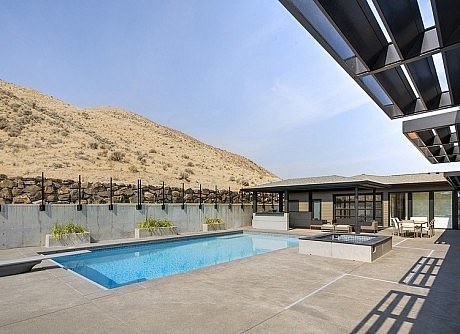 Badger Mountain House by First Lamp Architecture