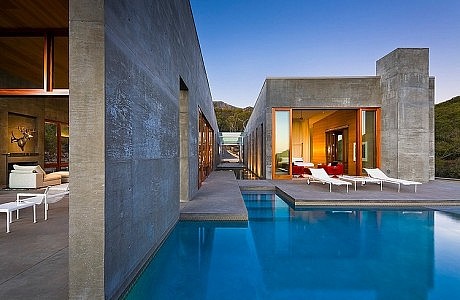 Toro Canyon Residence by Shubin + Donaldson Architects