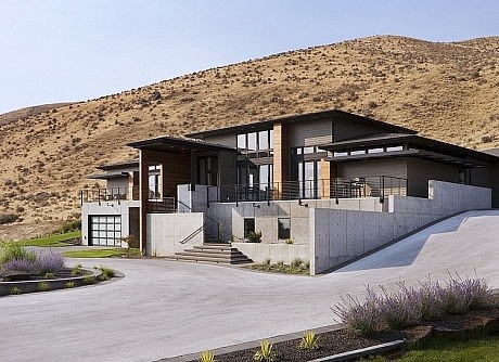 Badger Mountain House by First Lamp Architecture